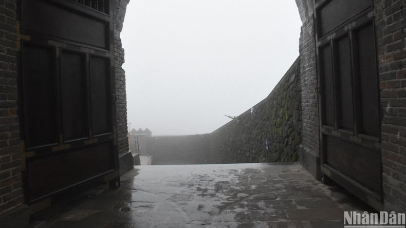 It is expected that the managing authorities will begin selling tickets for visitors to Hai Van Gate in 2025. (Photo: ANH DAO)