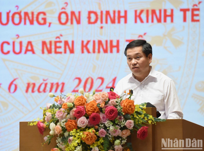 Secretary of the Party Committee of the Central Enterprises Bloc Nguyen Long Hai speaks at the event. Secretary of the Party Committee of the Central Enterprises Bloc Nguyen Long Hai speaks at the event.