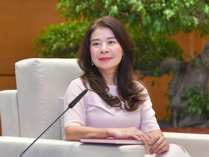 Deputy Head of the NA Committee for External Relations Le Thu Ha