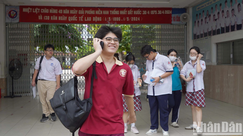 The smile of a male candidate after finishing the Literature exam. The smile of a male candidate after finishing the Literature exam.