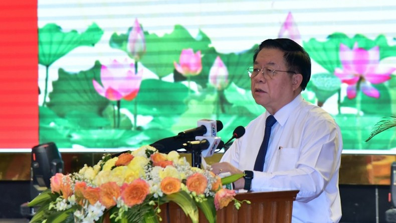 Politburo Member Nguyen Trong Nghia delivers remarks at the conference.