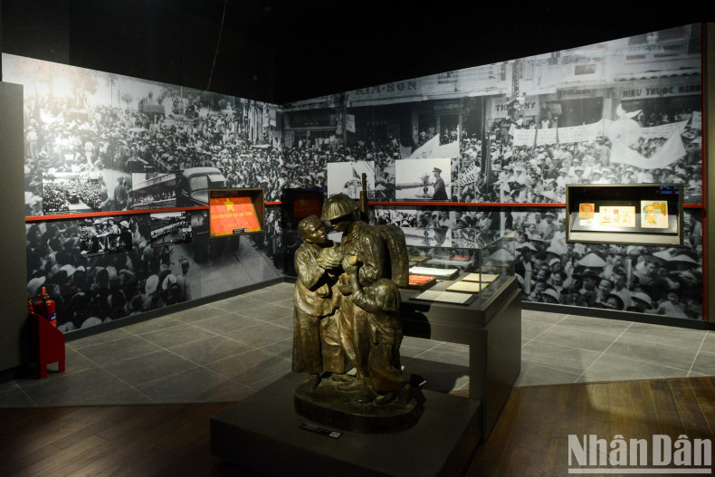 A sculpture titled "Southern Soil" was created by sculptor Pham Xuan Thi in 1955.