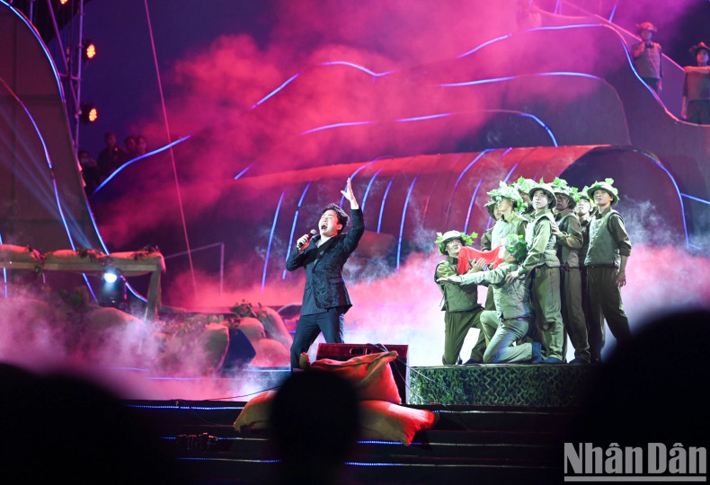 The special art programme aimed to pay tribute to the legendary people and heroic fallen soldiers who sacrificed their lives for the national liberation, thereby further appreciating the value of independence and freedom today and sending a message of peace to humanity.