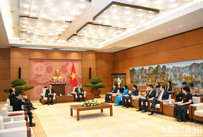 An overview of the reception. An overview of the reception.