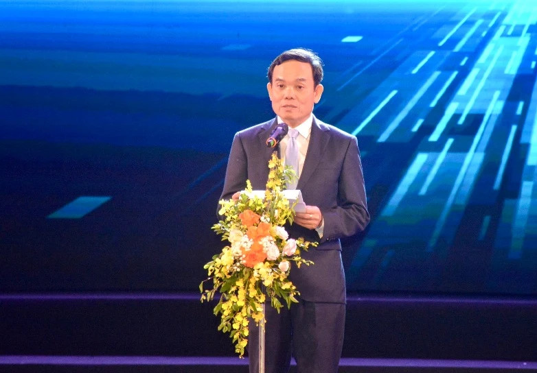 Deputy PM Tran Luu Quang speaks at the ceremony.