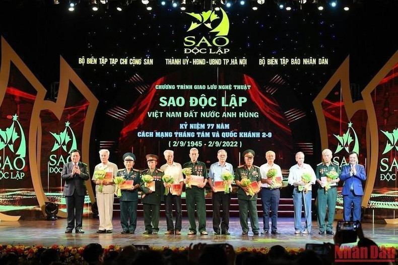 Gifts and saving books presented to revolutionary veterans.