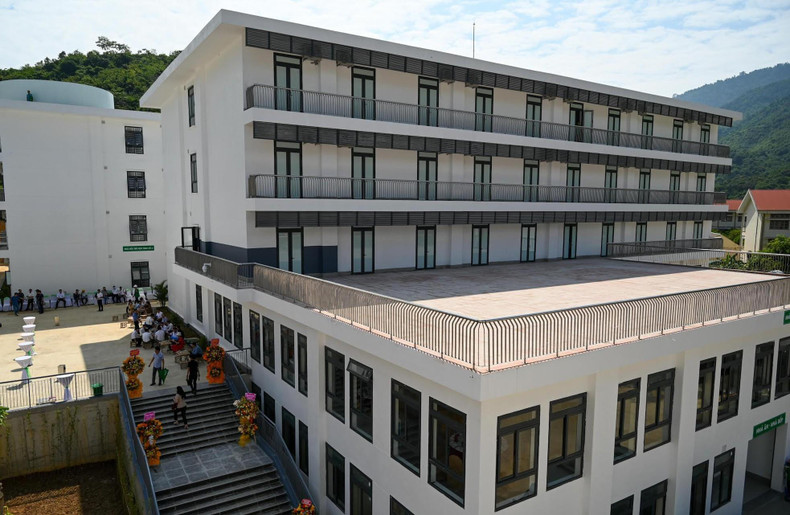 Canteen and kitchen areas and boarding houses for students at Ky Son High School Canteen and kitchen areas and boarding houses for students at Ky Son High School