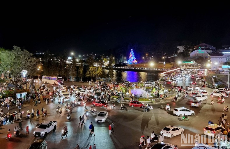 The centre of the mountainous city of Da Lat on Christmas Eve.