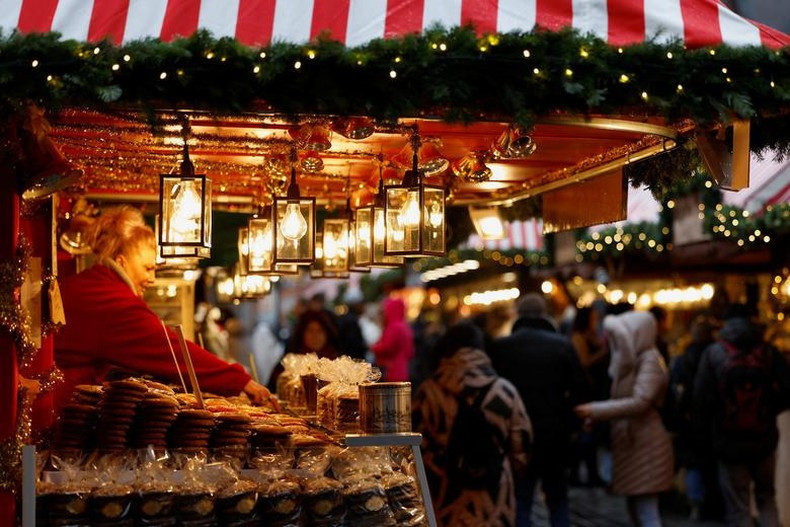 Peaceful atmosphere in Nürnberger Christkindlesmarkt ("Christ Child Market"), one of the world's oldest Christmas markets, in Nuremberg, Germany. (Photo: Reuters)