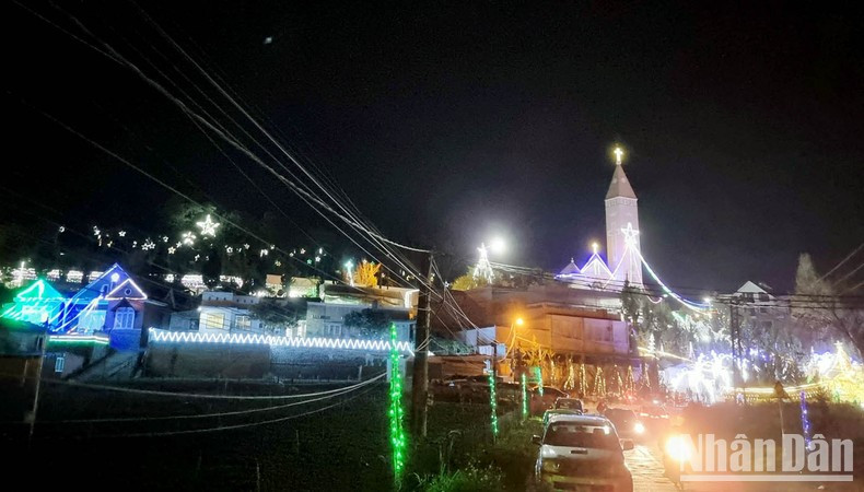 The Holy Mother parish of Da Lat shimmered on Christmas Eve.