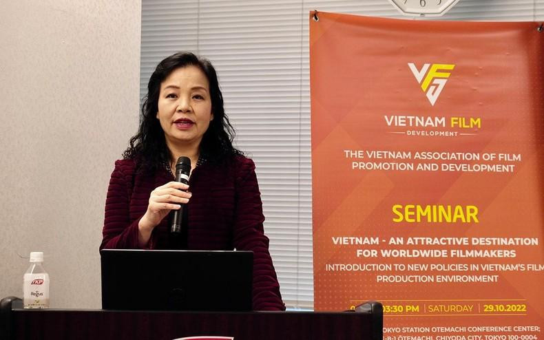 Chairwoman of the VFDA Ngo Phuong Lan speaks at the seminar.
