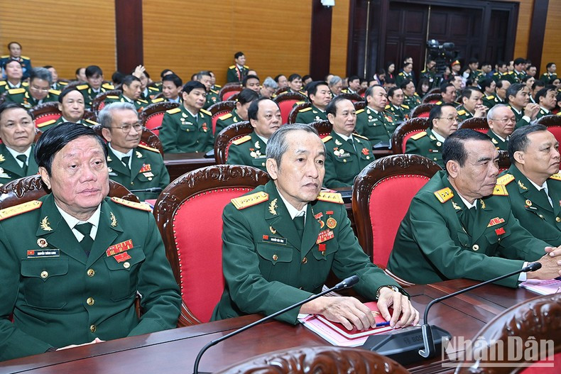 The delegates attend the congress.