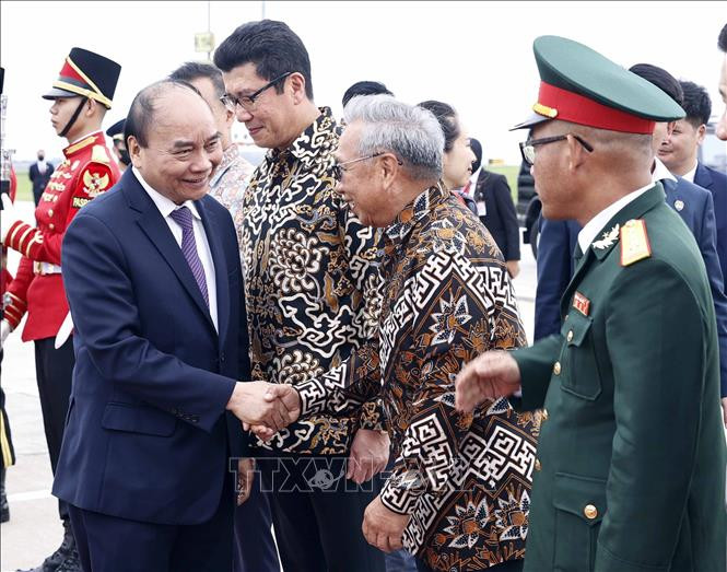 At a farewell ceremony held for President Nguyen Xuan Phuc in Indonesia. (Photo: VNA) At a farewell ceremony held for President Nguyen Xuan Phuc in Indonesia. (Photo: VNA)