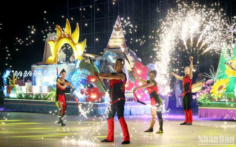 A dance with fire. (Photo: NDO)