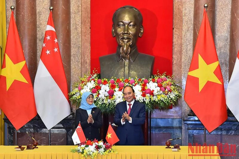 The two Presidents were in attendance at the signing ceremony of cooperation and investment documents between the two countries.