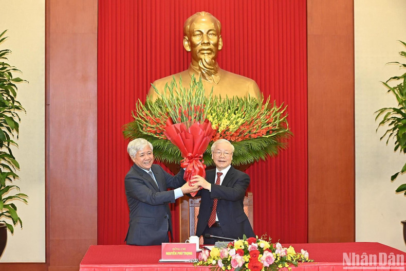 Party General Secretary Nguyen Phu Trong (R) and VFF Central Committee Chairman Do Van Chien (Photo: NDO)
