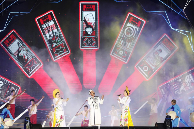 The performances highlight the cultural identities of ethnic groups from three regions around the country.