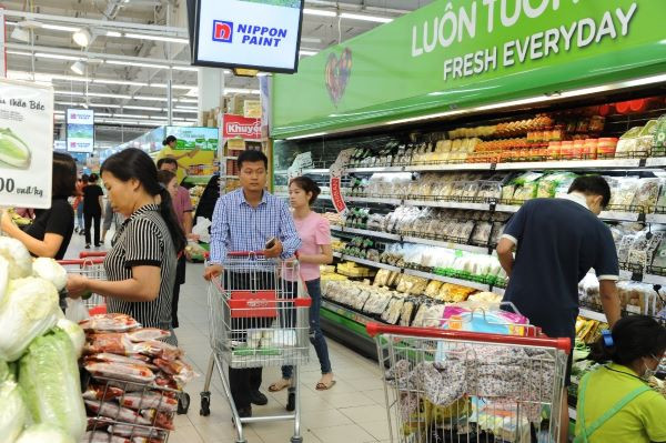 The total retail sales of goods this year has bounced back strongly to nearly 239 billion USD. (Photo: moit.gov.vn) The total retail sales of goods this year has bounced back strongly to nearly 239 billion USD. (Photo: moit.gov.vn)