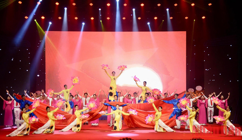 An art performance at the ceremony (Photo: NDO) An art performance at the ceremony (Photo: NDO)