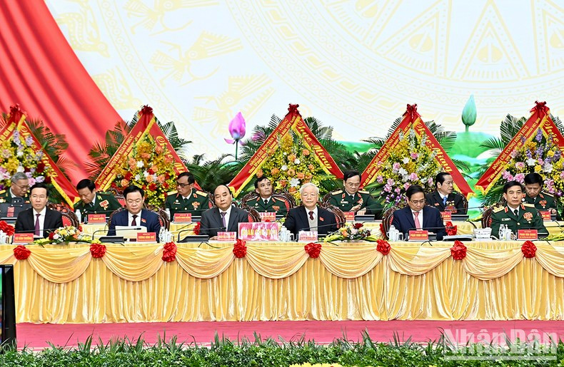 General Secretary Nguyen Phu Trong and leaders of the Party and State participated in the Presidium of the congress.