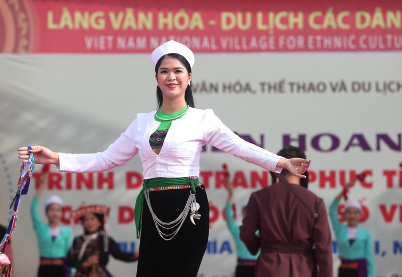 The costumes of Muong ethnic women