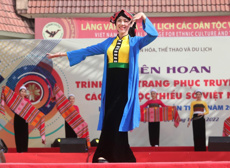 The traditional costumes of Thai ethnic minority groups in Hoa Binh