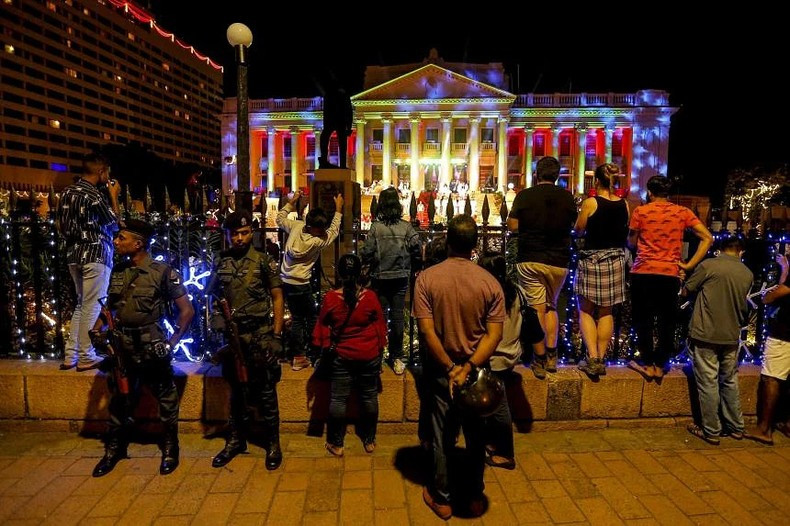 Christmas atmosphere outside the Presidential Palace of Sri Lanka, December 22, 2022. (Photo: EPA-EFE)