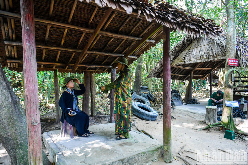 Reenacted scenes depicting life inside the Cu Chi Tunnels. Reenacted scenes depicting life inside the Cu Chi Tunnels.