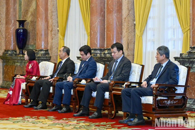 Vietnamese delegates attend the reception.