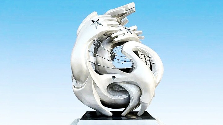“The Era of Rise” – a contemporary sculpture by Dinh Gia Thang. “The Era of Rise” – a contemporary sculpture by Dinh Gia Thang.
