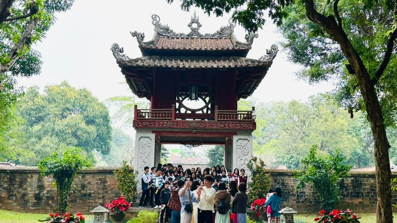 The Temple of Literature has long stood as a symbol of the Vietnamese people’s deep respect for learning and education. The Temple of Literature has long stood as a symbol of the Vietnamese people’s deep respect for learning and education.