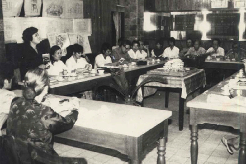 Major General Nguyen Thi Dinh inspects the architectural model of the Vietnamese Women’s Museum at the Hanoi Department of Construction in 1991. (File photo/Vietnamese Women’s Museum) Major General Nguyen Thi Dinh inspects the architectural model of the Vietnamese Women’s Museum at the Hanoi Department of Construction in 1991. (File photo/Vietnamese Women’s Museum)