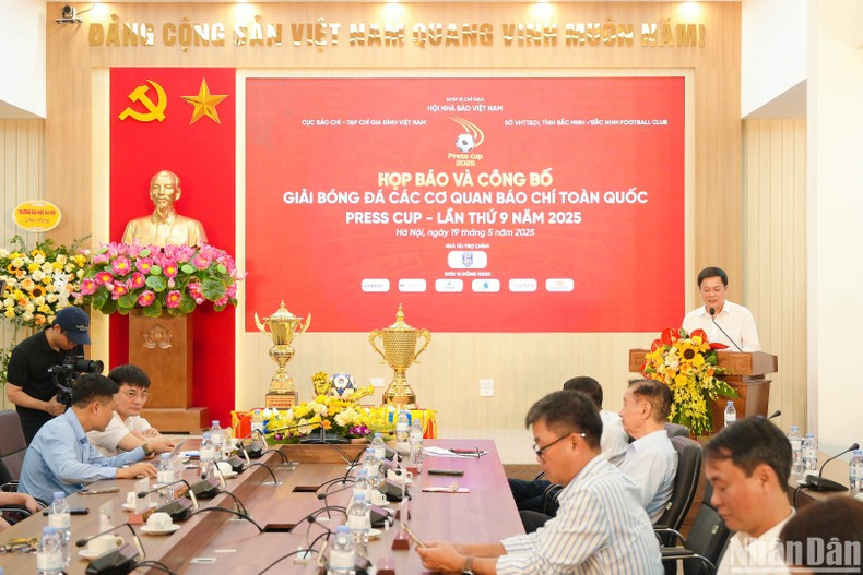 An overview of the press conference. (Photo: NDO)