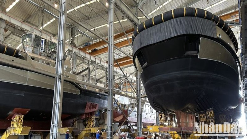Song Cam Shipbuilding Company is engaged in shipbuilding for export. Song Cam Shipbuilding Company is engaged in shipbuilding for export.