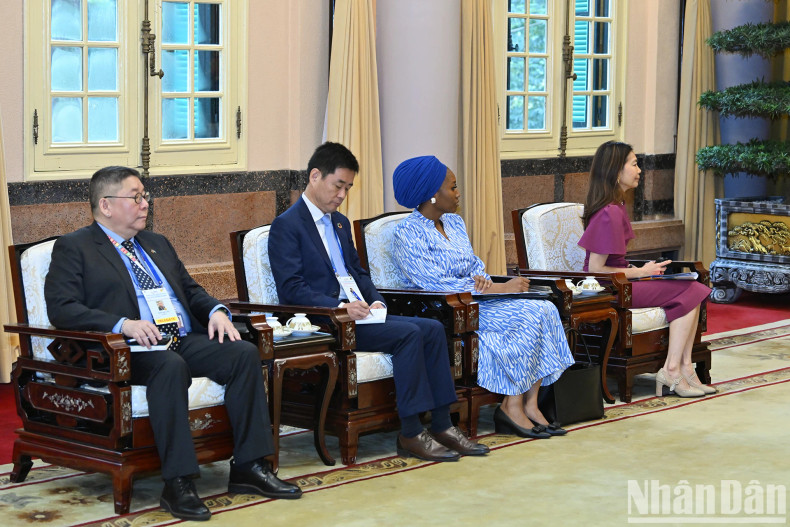 Delegates accompanying UN Deputy Secretary-General Amina J. Mohammed at the meeting. Delegates accompanying UN Deputy Secretary-General Amina J. Mohammed at the meeting.
