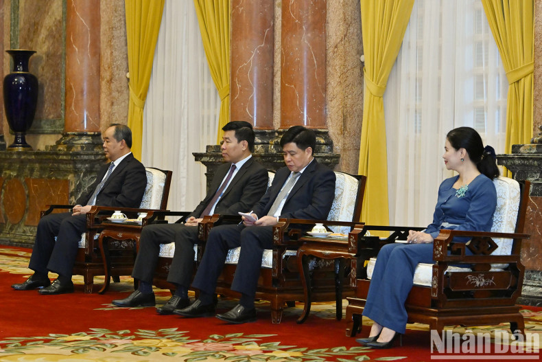 Vietnamese delegates attend the reception. Vietnamese delegates attend the reception.