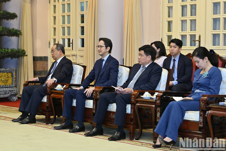 Vietnamese delegates attend the reception. Vietnamese delegates attend the reception.