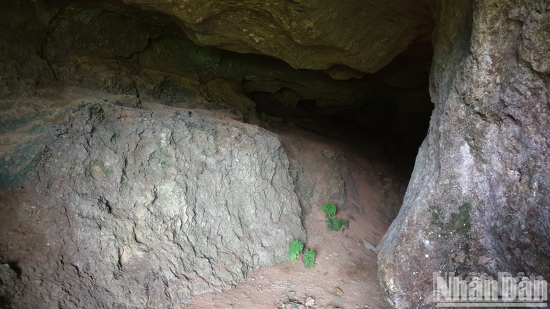 Inside the Journalist Cave (Photo: THU TRANG)