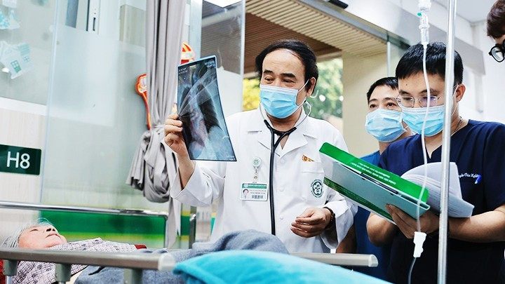 The A9 Emergency Department at Bach Mai Hospital often handles severe cases. (Photo: VNA) The A9 Emergency Department at Bach Mai Hospital often handles severe cases. (Photo: VNA)