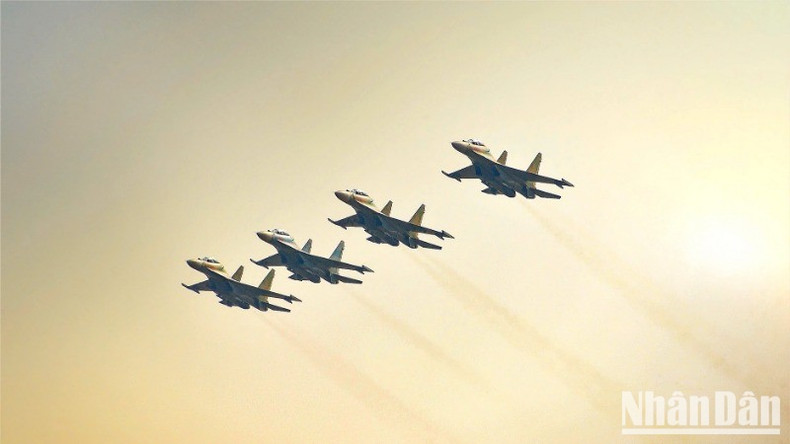 The rehearsal of Su-30MK2 fighter jets by squadrons over the skies of Bien Hoa City, Dong Nai Province. The rehearsal of Su-30MK2 fighter jets by squadrons over the skies of Bien Hoa City, Dong Nai Province.