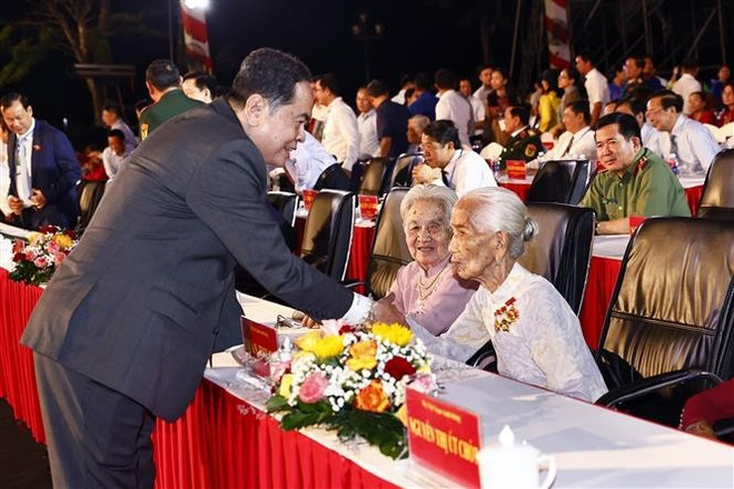 National Assembly Chairman Tran Thanh Man meets delegates at the event (Photo: VNA)
