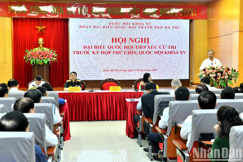 An overview of the meeting with voters in Hanoi. An overview of the meeting with voters in Hanoi.
