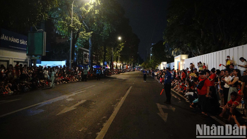 The vibrant atmosphere on Dien Bien Phu Street of District 3.