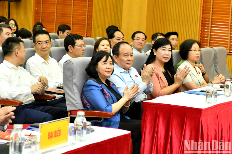 Hanoi leaders, other delegates and voters at the meeting. Hanoi leaders, other delegates and voters at the meeting.