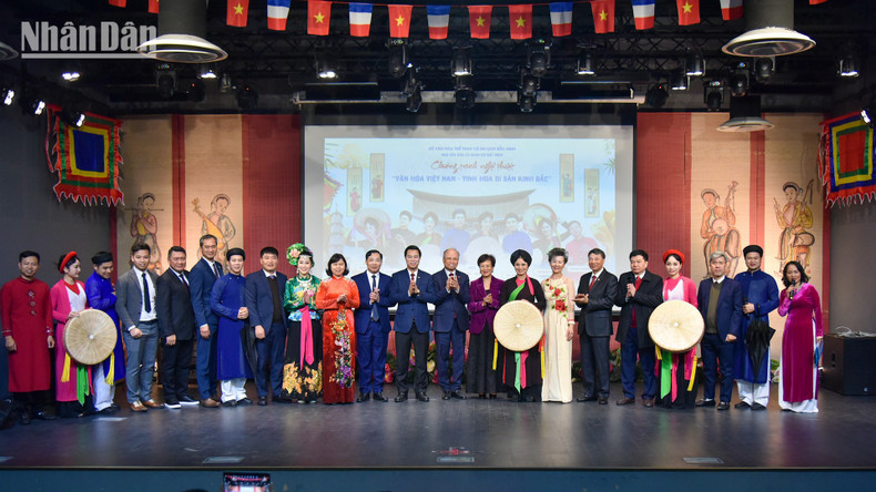 The event contributes to opening up broader opportunities for cultural cooperation between Vietnam and France in the future, particularly in the joint effort to have Dong Ho folk paintings recognised by UNESCO as an Intangible Cultural Heritage in Need of Urgent Safeguarding. The event contributes to opening up broader opportunities for cultural cooperation between Vietnam and France in the future, particularly in the joint effort to have Dong Ho folk paintings recognised by UNESCO as an Intangible Cultural Heritage in Need of Urgent Safeguarding.