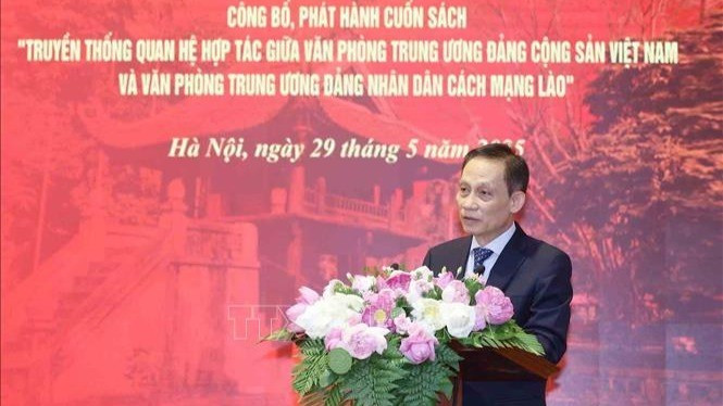 Secretary of the CPV Central Committee and Chief of the CPV Central Office Le Hoai Trung speaks at the event. (Photo: VNA)