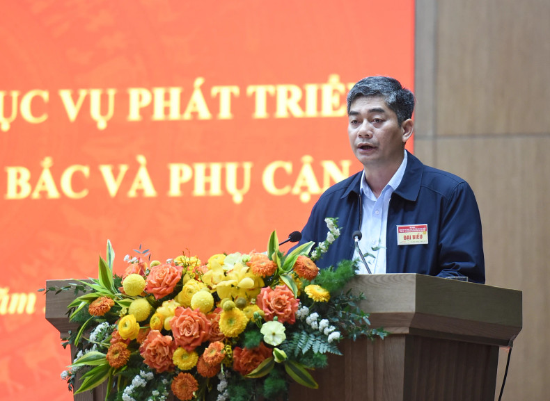 Deputy Minister of Ethnic and Religious Affairs Y Vinh Tor speaks at the conference.