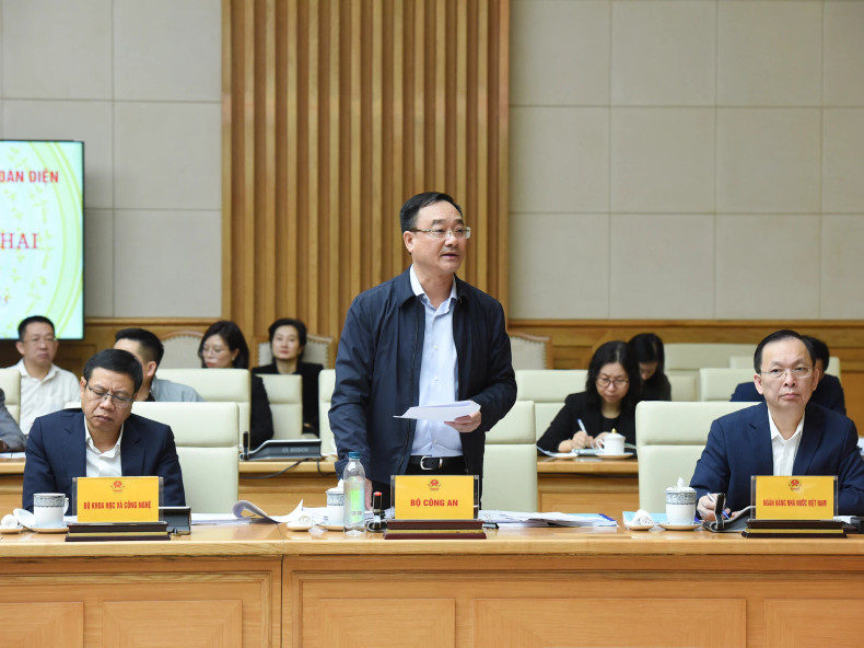 Deputy Minister of Public Security Pham The Tung speaks at the meeting. Deputy Minister of Public Security Pham The Tung speaks at the meeting.