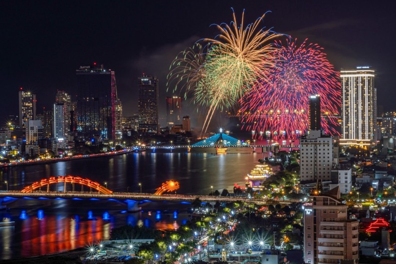 Da Nang is considered one of Vietnam's top tourist hubs, with its combination of beaches, forests, mountains, and iconic landmarks. Da Nang is considered one of Vietnam's top tourist hubs, with its combination of beaches, forests, mountains, and iconic landmarks.