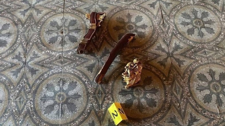 A rapid-response team of experts is also needed to advise local authorities in managing urgent incidents. A rapid-response team of experts is also needed to advise local authorities in managing urgent incidents.